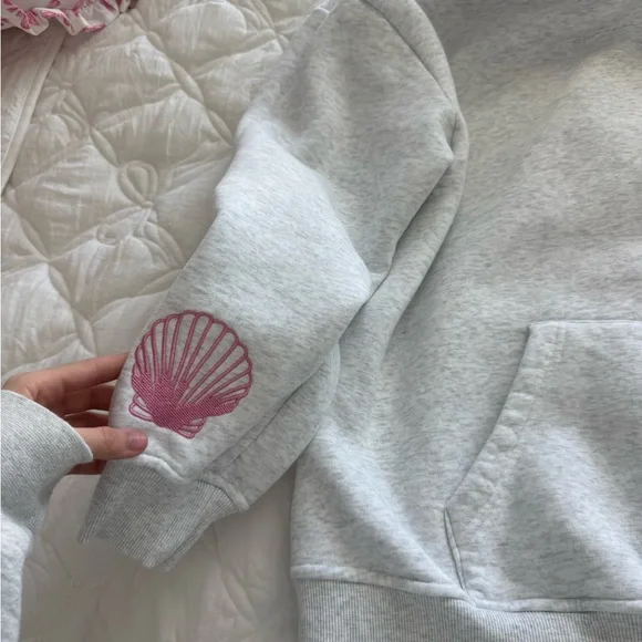 grey and pink palm puff hibiscus hoodie - Picture 6 of 7